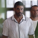 Álex García en el funeral de Verónica Echegui