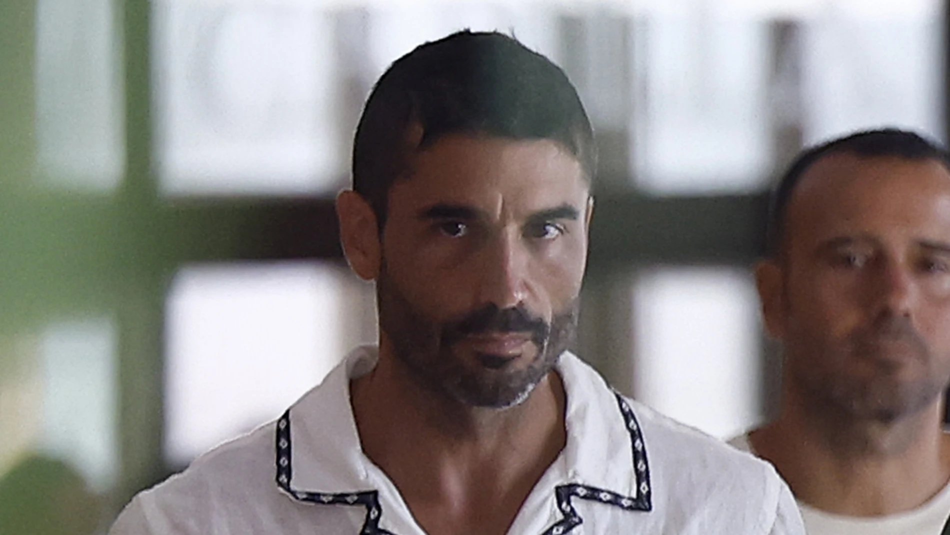 Álex García en el funeral de Verónica Echegui