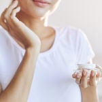 Esta crema hidratante de farmacia arrasa en ventas (y te cuento cómo me ha funcionado)