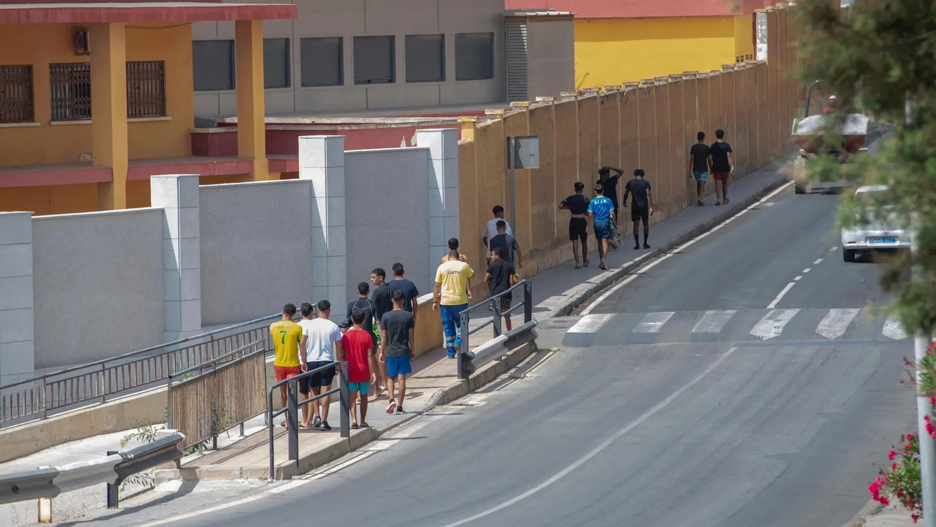 Canarias, Ceuta y Melilla podrían solicitar la contingencia migratoria al superar el triple de su capacidad