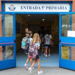 El programa 'Patios Abiertos' ofrecerá un espacio de juego al aire libre a menores de entre 3 y 12 años