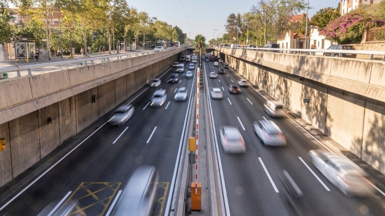 Fin a las obras: la Ronda de Dalt de Barcelona recupera los tres carriles