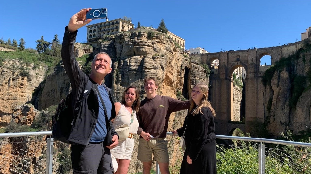 Los españoles gastan de media 1.251 euros este verano, un 2% más que en 2024