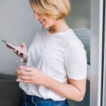 Una investigación revela que los móviles escuchan nuestras conversaciones y este es el motivo