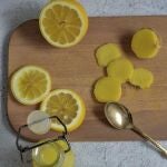 Esto es lo que pasa cuando mezclas bicarbonato, vinagre y jugo de limón en casa