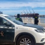 Agentes de la Guardia Civil en la costa de Almer&iacute;a