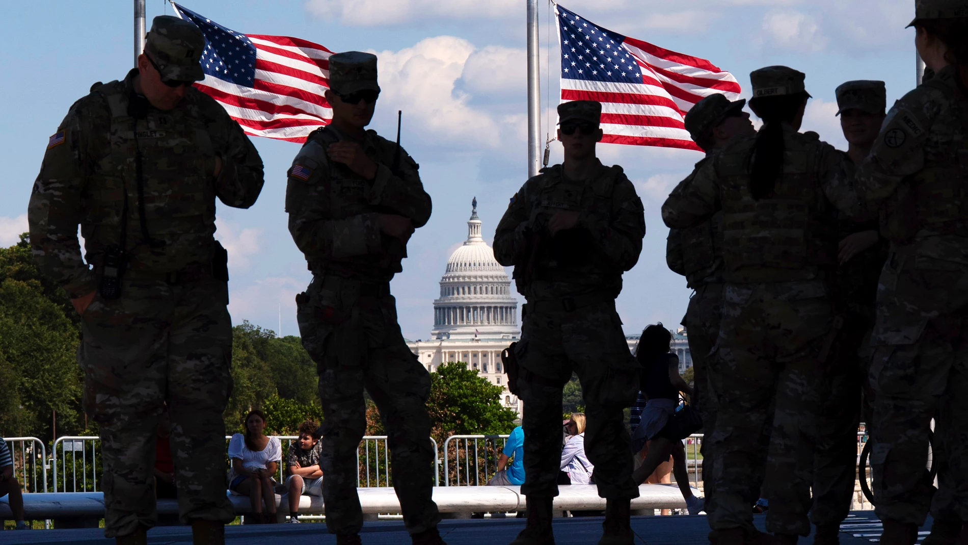 Members of the West Virginia National Guard patrol the grounds of the Washington Monument Friday, Aug. 29, 2025, in Washington. (AP Photo/Jose Luis Magana)