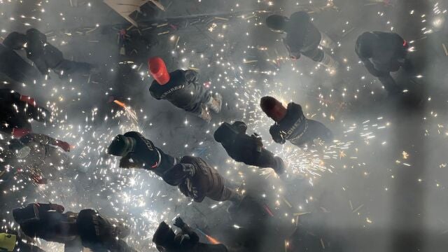 Valencia.- Más de 350 tiradores y 70.000 cohetes encenderán Paterna este domingo en la Cordà