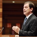 Mañueco anuncia un decreto para regular la ordenación forestal y hablará con partidos y sector sobre prevención
