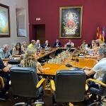 Reunión en el Ayuntamiento de Elche (Alicante), presidida por su alcalde, Pablo Ruz, sobre los trabajos para recuperar la normalidad tras el ciberataque registrado el pasado lunes en el consistorio