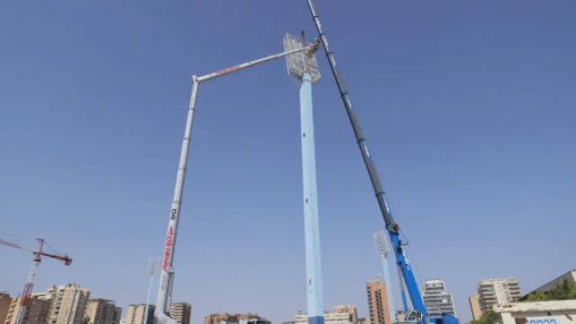 Retirada de las torres de iluminación de La Romareda