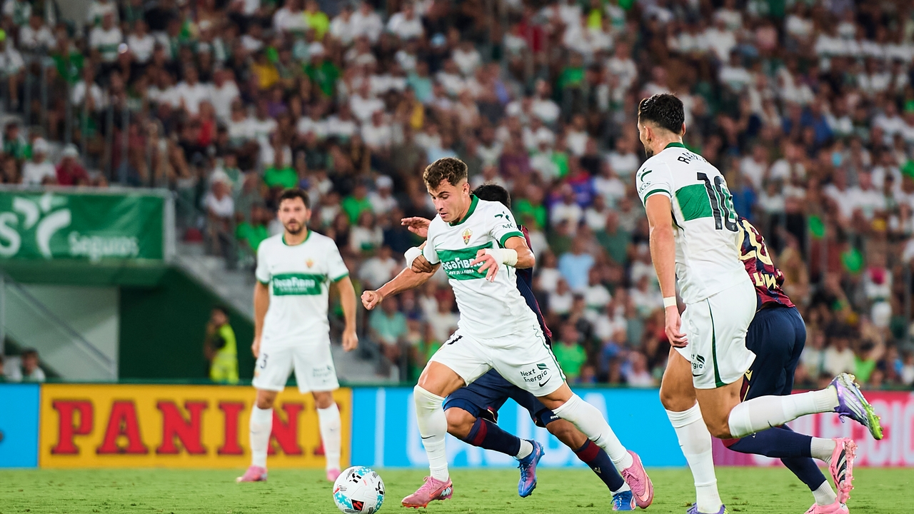 El Elche traspasa a uno de sus futbolistas por sorpresa