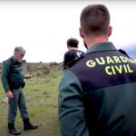 La Guardia Civil encuentra un coche abandonado en mitad del campo y su reacción es sorprendente: "El dueño no debe ser muy listo"