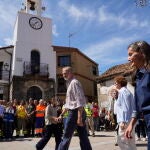 Los Reyes visitan Rebollar, Cabezabellosa y Hervás (Cáceres) para conocer los daños de los fuegos