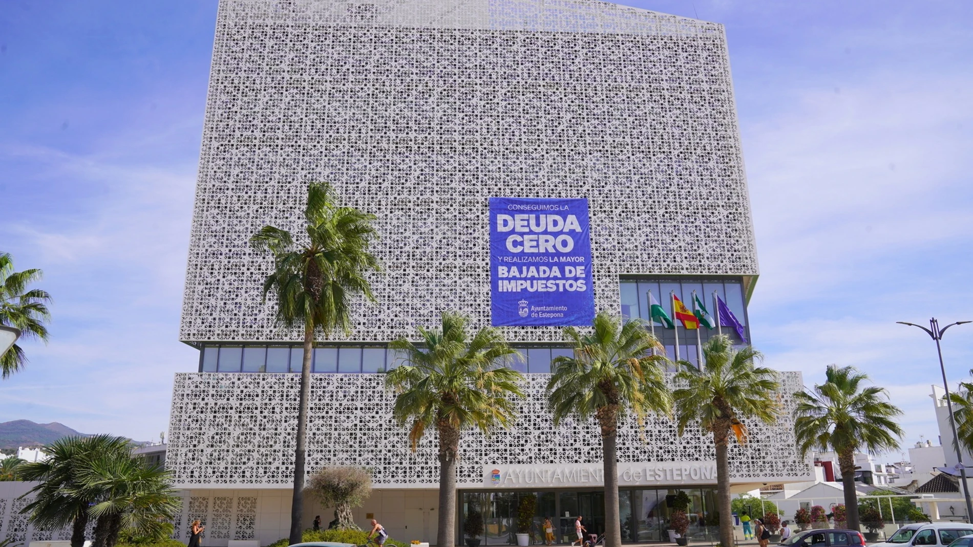 Fachada del Ayuntamiento de Estepona. REMITIDA / HANDOUT por AYUNTAMIENTO DE ESTEPONA Fotografía remitida a medios de comunicación exclusivamente para ilustrar la noticia a la que hace referencia la imagen, y citando la procedencia de la imagen en la firma 29/08/2025