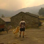 Una peluquería canina de Ourense muestra su solidaridad con las mascotas afectadas por los incendios