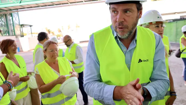 Óscar Puente visita las nuevas instalaciones ferroviarias de la estación Murcia del Carmen MURCIA, 29/08/2025.- El ministro de Transportes y Movilidad Sostenible, Óscar Puente, visita las nuevas instalaciones ferroviarias de la estación Murcia del Carmen, una infraestructura estratégica tanto para la capital murciana como para el desarrollo de la nueva Línea de Alta Velocidad Murcia-Almería. EFE/Juan Carlos Caval