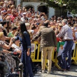 Los Reyes visitan Hervás, afectada por los incendios