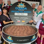 La lata de conservas más grande del mundo, con 3.232 anchoas, es de Laredo (Cantabria)