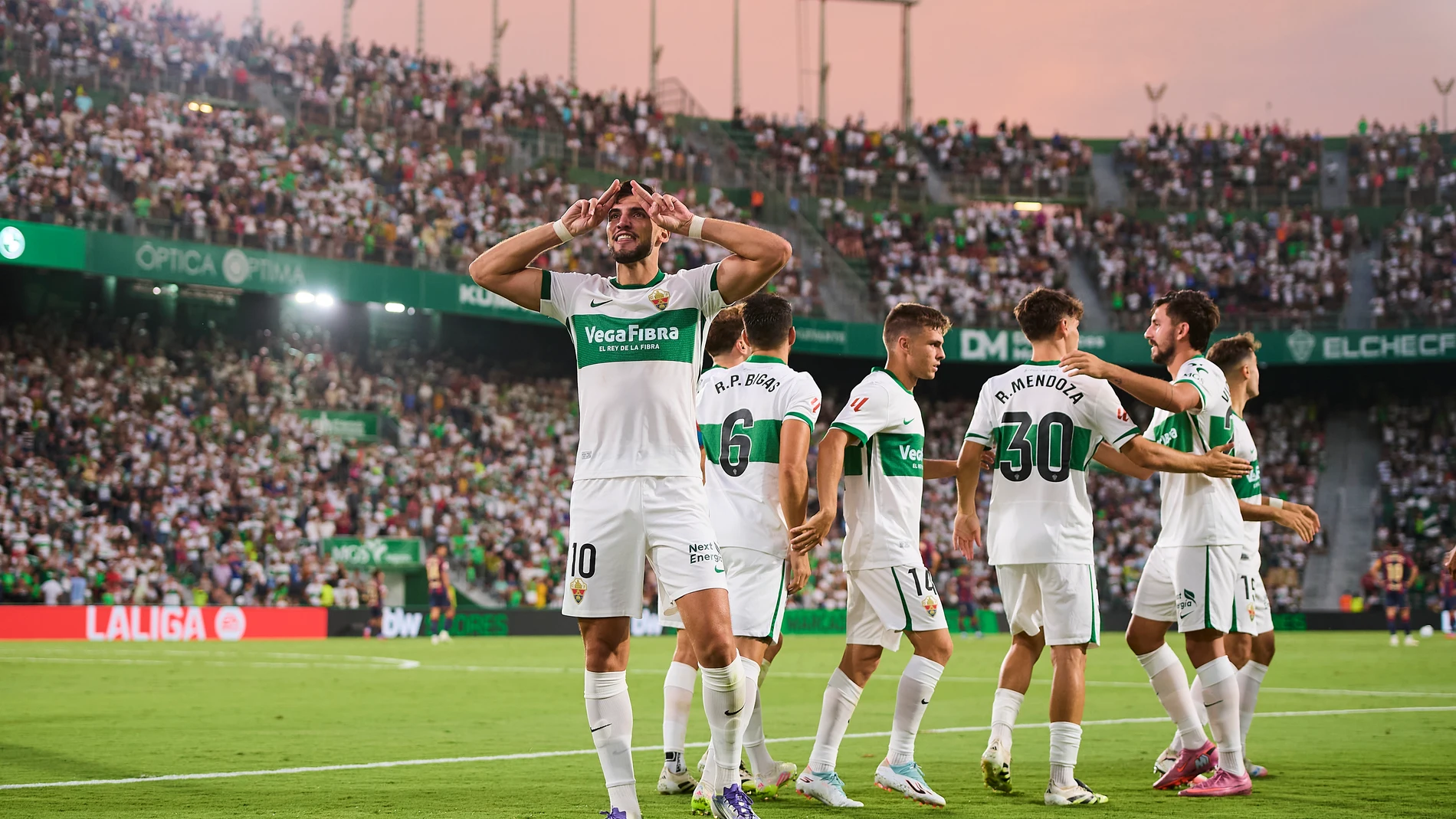 Rafa Mir of Elche CF celebrates after scoring his team's first goal during the Spanish League, LaLiga EA Sports, football match played between Elche CF and Levante UD at Estadio Manuel Martinez Valero on August 29, 2025 in Elche, Alicante, Spain. AFP7 29/08/2025 ONLY FOR USE IN SPAIN