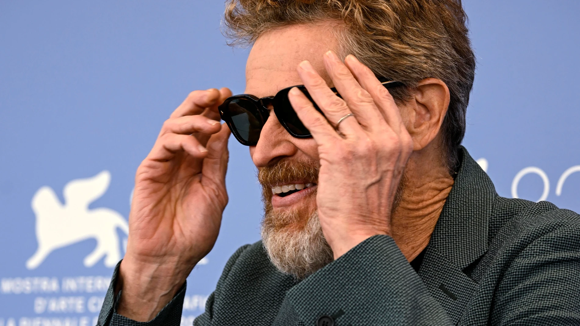 Venice (Italy), 30/08/2025.- US actor Willem Dafoe poses during a photocall for 'Late Fame' at the 82nd annual Venice International Film Festival in Venice, Italy, 30 August 2025. The 82nd Venice Film Festival runs from 28 August to 06 September 2025. (Cine, Cine, Italia, Venecia) EFE/EPA/RICCARDO ANTIMIANI