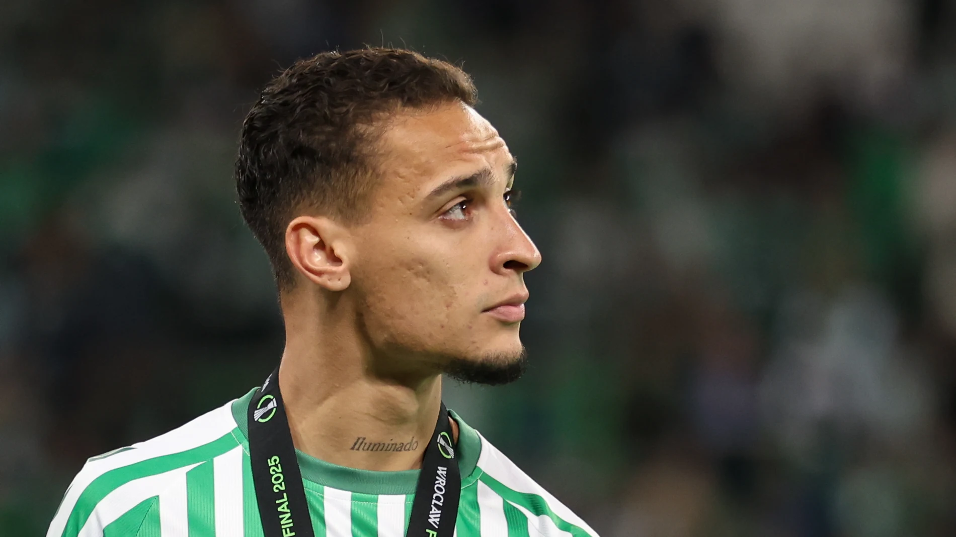 (Foto de ARCHIVO) May 29, 2025, Wroclaw, Poland: Antony Matheus dos Santos of Real Betis seen after the UEFA Conference League Final 2025 between Real Betis and Chelsea London at Wroclaw Stadium. Final score; Real Betis 1: 4 Chelsea London. Europa Press/Contacto/Grzegorz Wajda 29/05/2025 ONLY FOR USE IN SPAIN