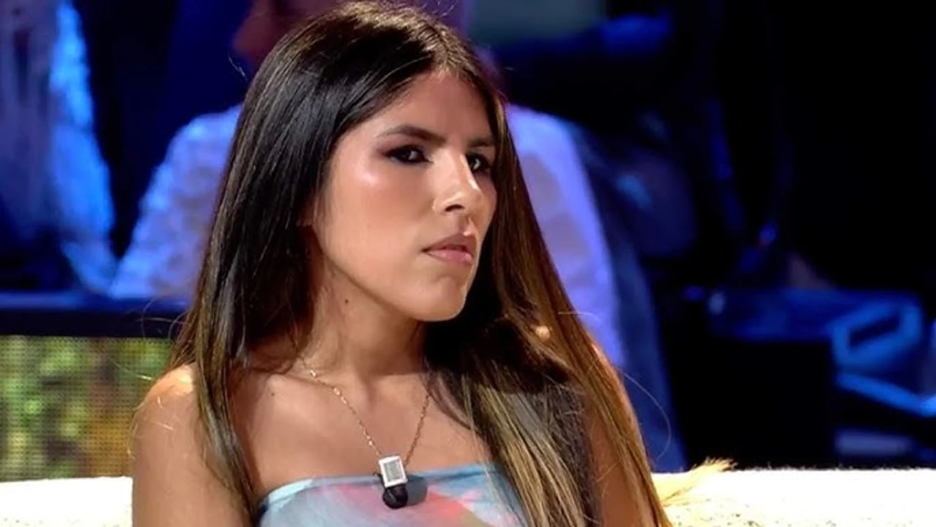 Isa Pantoja en un plató de televisión