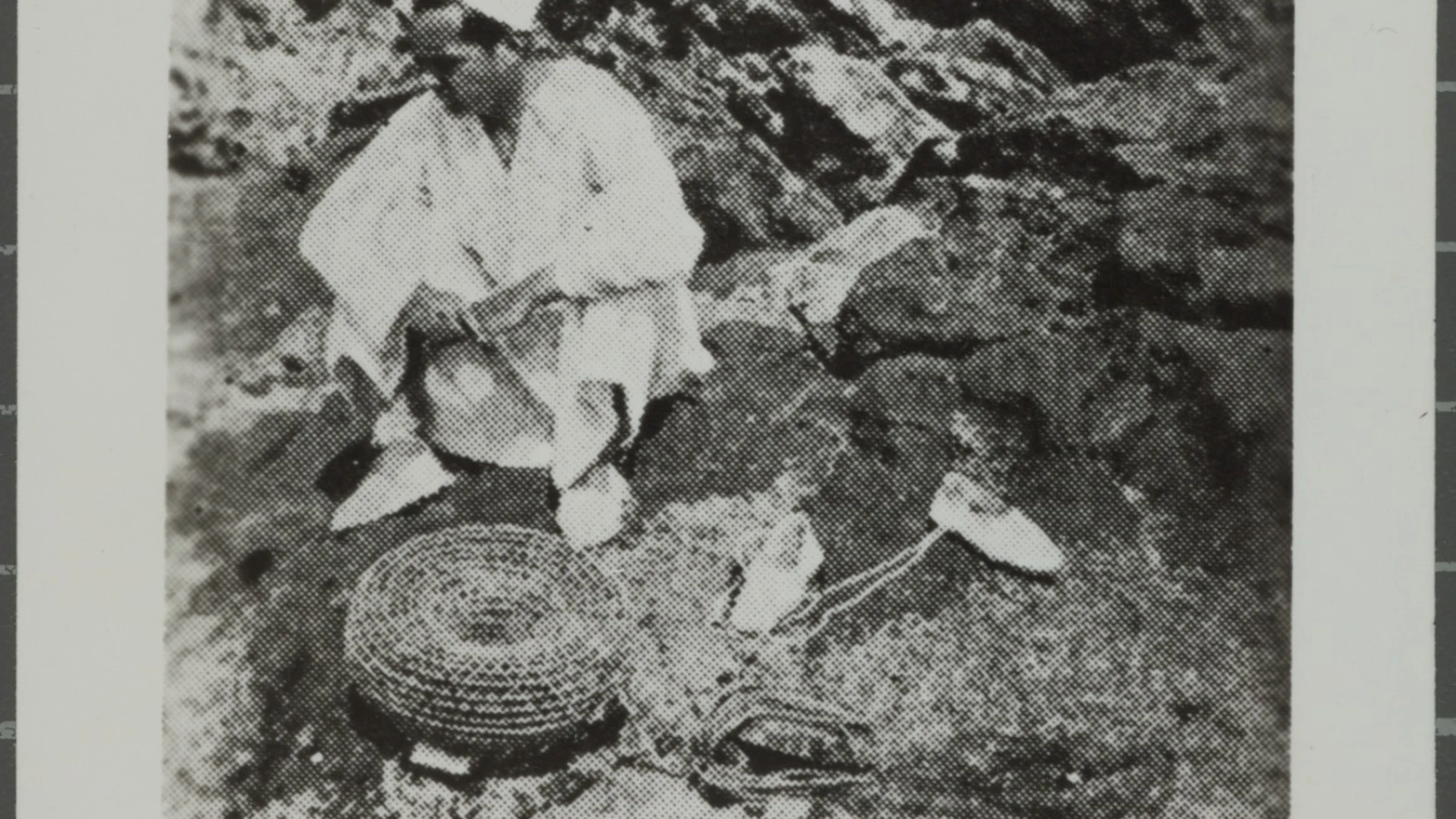 La fotografía aparecida en el archivo de Santos Torroella