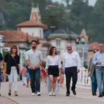La presidenta del Gobierno de la Comunidad de Madrid, Isabel Díaz Ayuso, en su visita a Ribadesella, Asturias, el 30 de agosto de 2025.