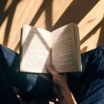 ¿Quieres ser más feliz? Un profesor de Harvard explica por qué la curiosidad es la respuesta