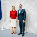 La alta representante, Kaja Kallas, con el ministro de Exteriores de Luxemburgo, Xavier Bettel