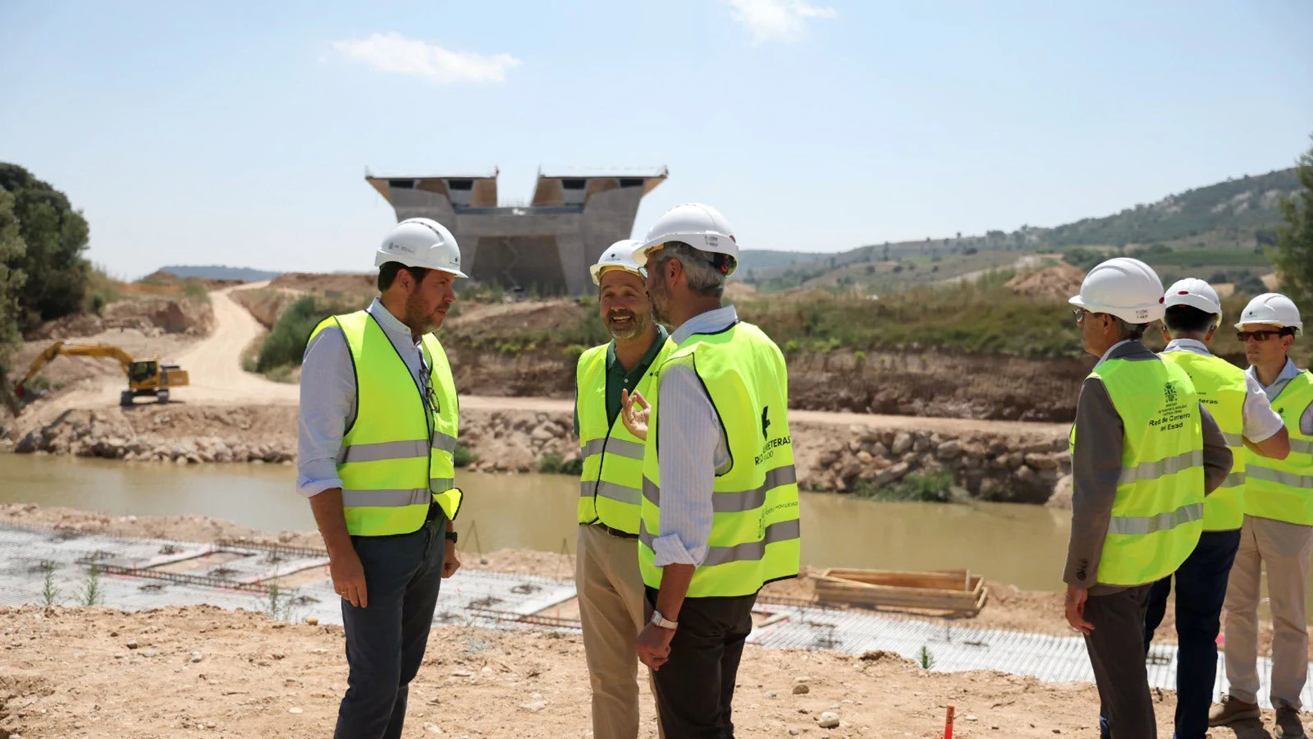El ministro de Transportes y Movilidad Sostenible, Óscar Puente, visita las obras de la Autovía del Duero