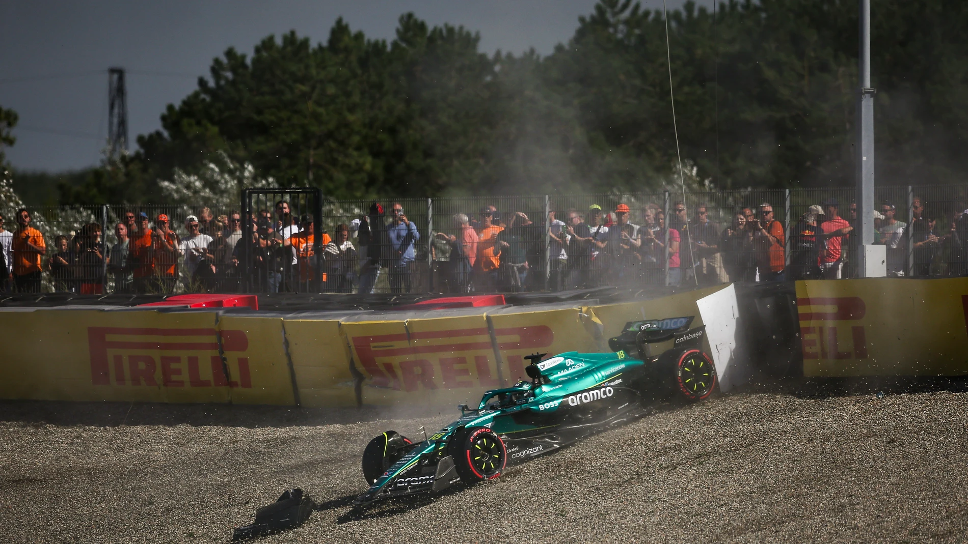 STROLL Lance (can), Aston Martin F1 Team AMR25, portrait crash in qualy during the 2025 Formula 1 Heineken Dutch Grand Prix, 15th round of the 2025 FIA Formula One World Championship from August 29 to 31, 2025 on the Zandvoort Circuit, in Zandvoort, Netherlands - Photo Eric Alonso / DPPI AFP7 30/08/2025 ONLY FOR USE IN SPAIN