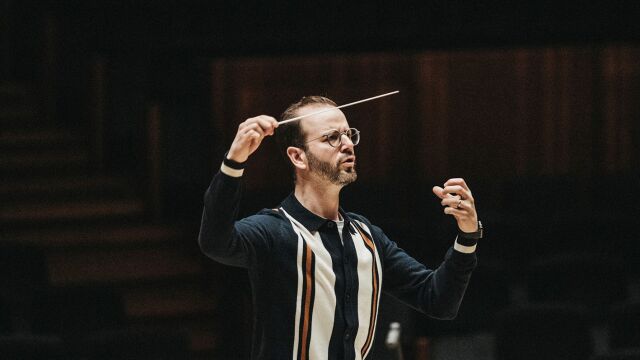 El director de orquesta Néstor Bayona