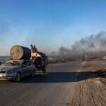 Displaced Palestinians flee northern Gaza Strip