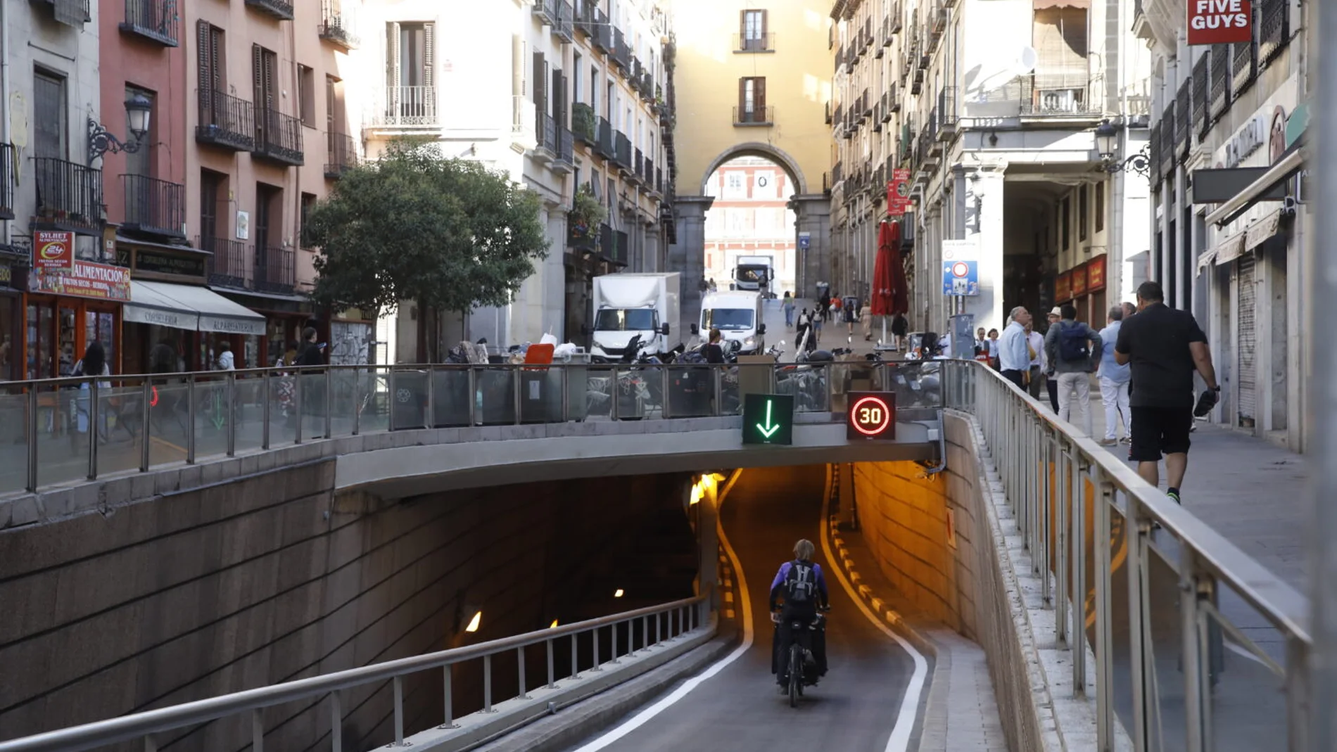 Túnel bajo la plaza Mayor