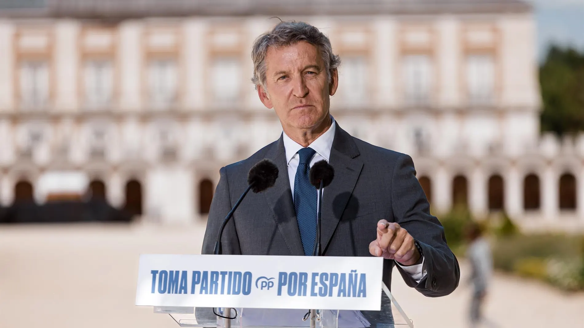 Feijóo cree que el ascenso de Vox no debilita al PP y que "muchos" de sus votantes cogerán la papeleta azul si hay urnas