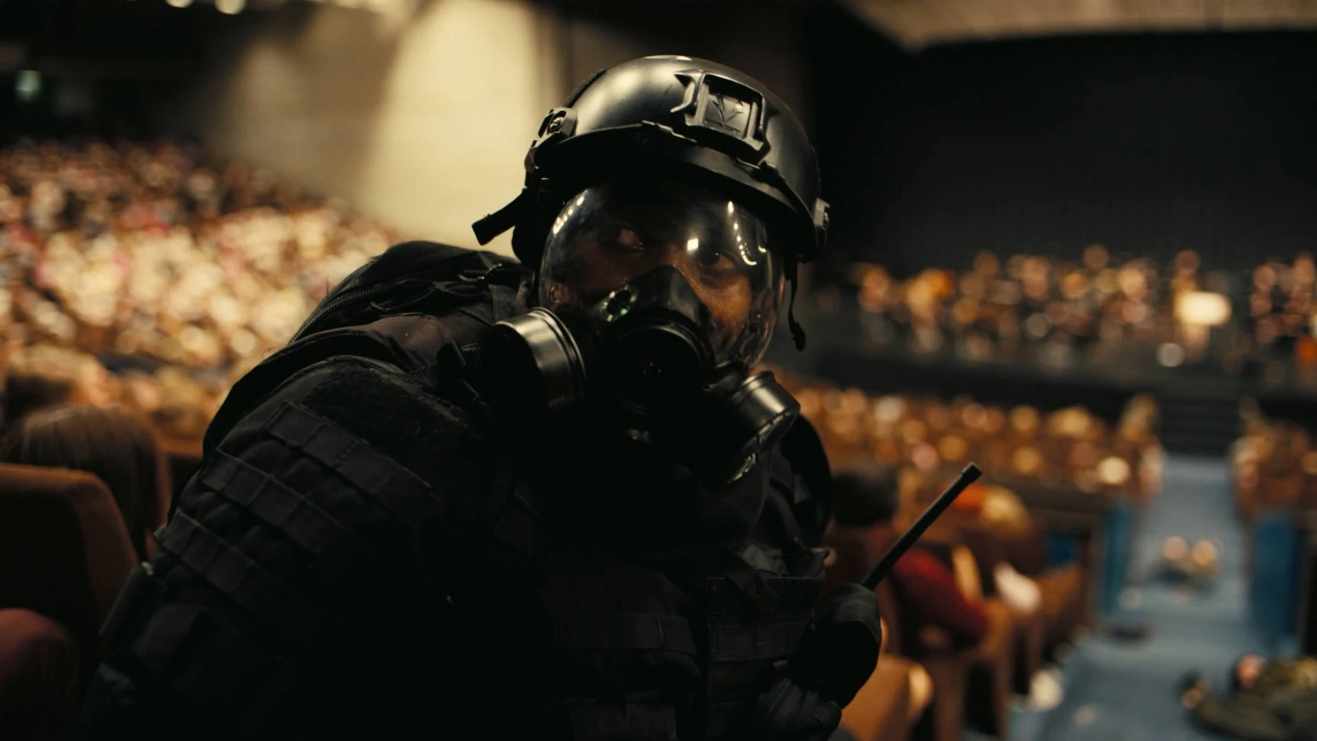 John David Washington interpreta a un agente secreto que lucha por evitar la Tercera Guerra Mundial