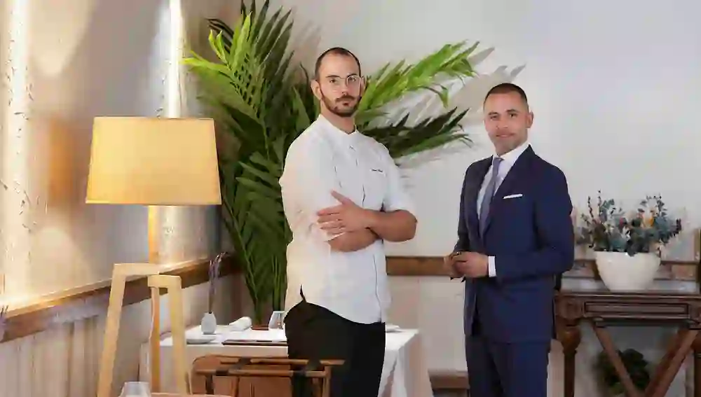 El chef Nauzet Betancort y el sumiller Roberto Simal