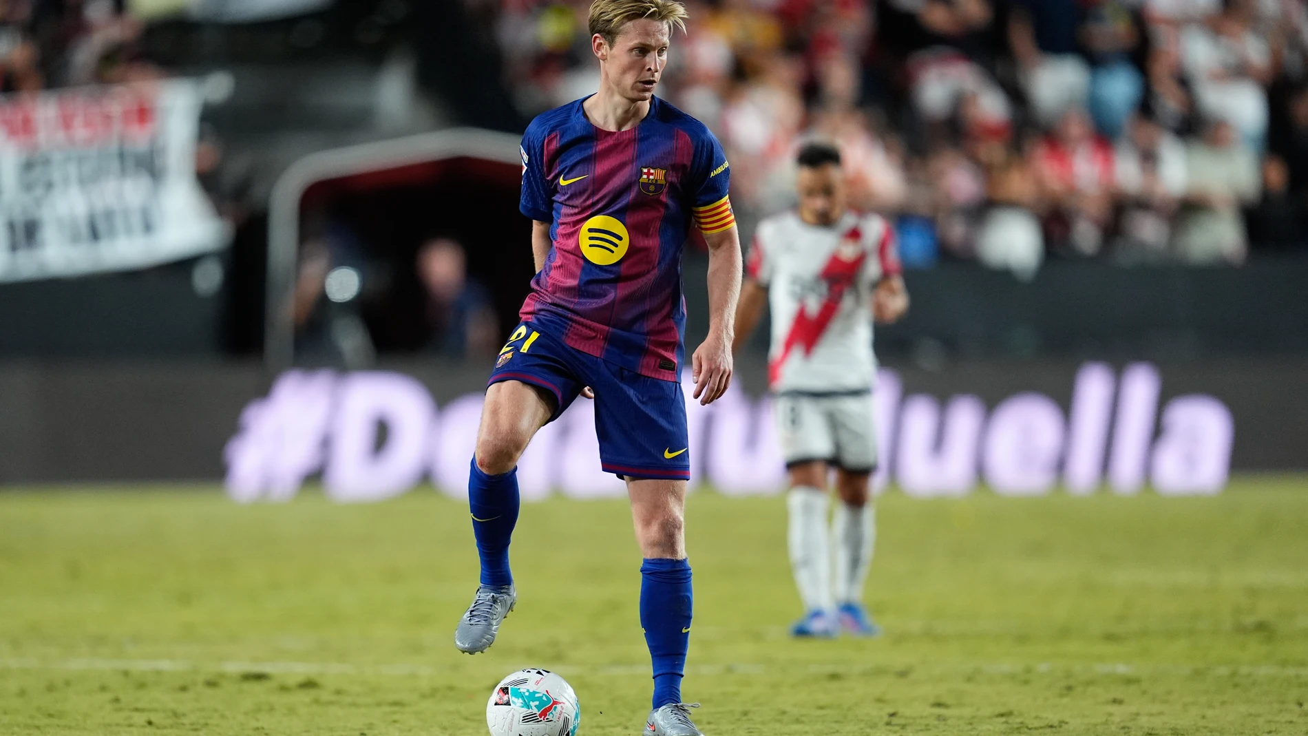 Frenkie de Jong of FC Barcelona controls the ball during the Spanish League, LaLiga EA Sports, football match played between Rayo Vallecano and FC Barcelona at Estadio de Vallecas on August 31, 2025, in Madrid, Spain. AFP7 31/08/2025 ONLY FOR USE IN SPAIN