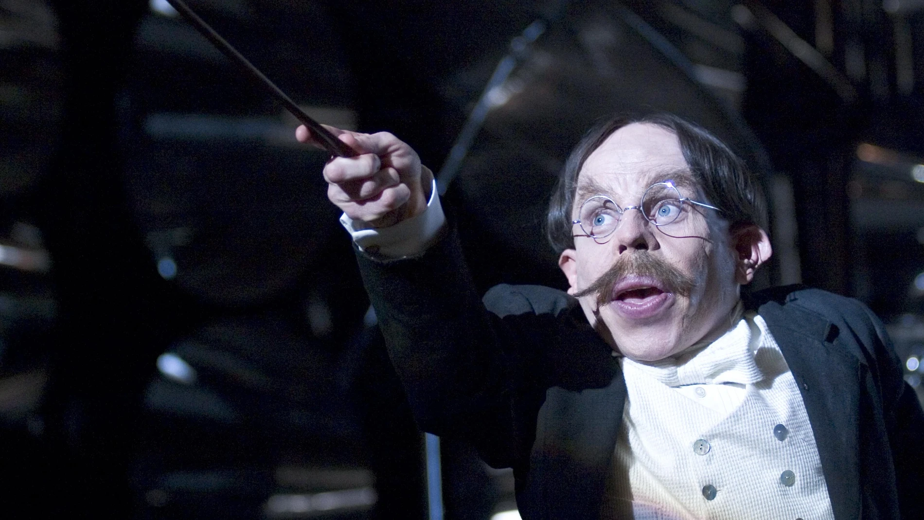 Warwick Davis repetirá como el profesor Filius en la serie de 'Harry Potter', que suma otros 7 nombres más a su reparto