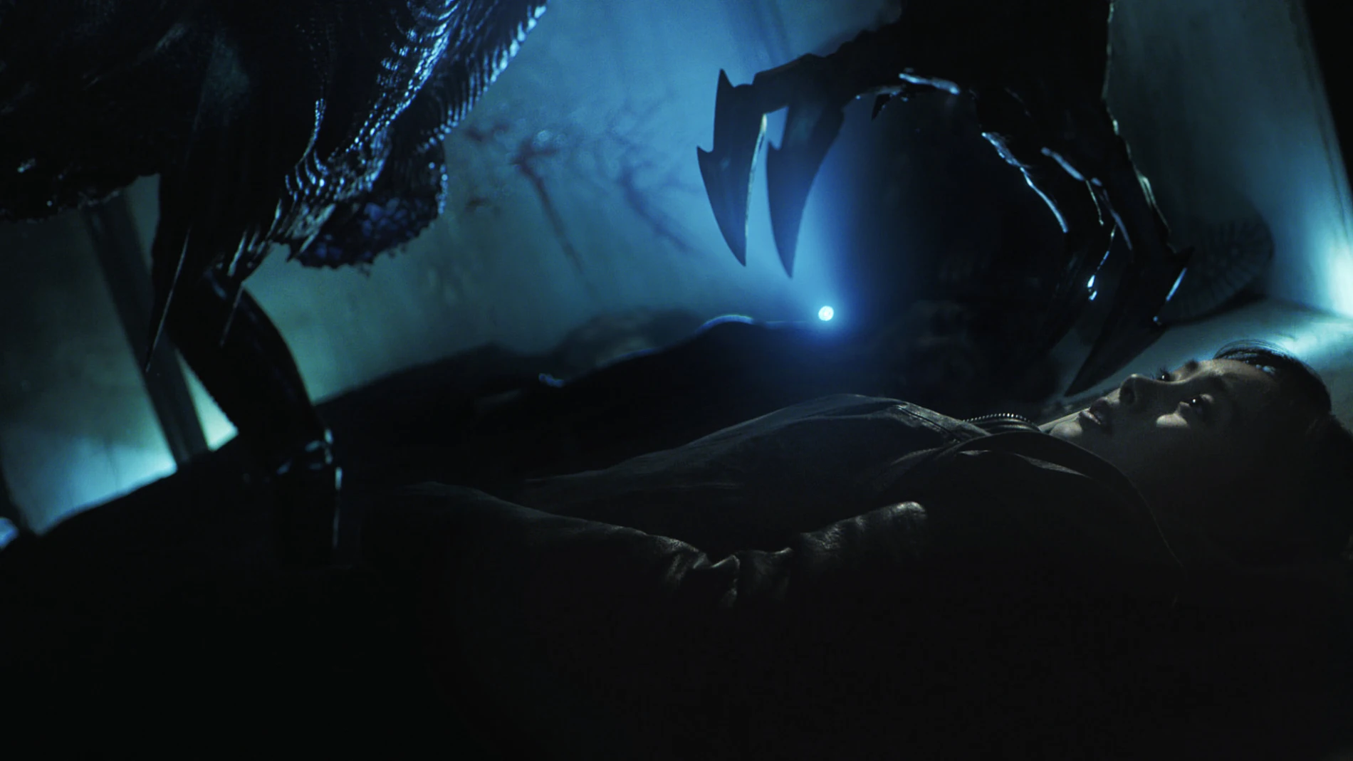 En 'Invasión', los protagonistas se enfrentan al impacto global de una invasión alienígena