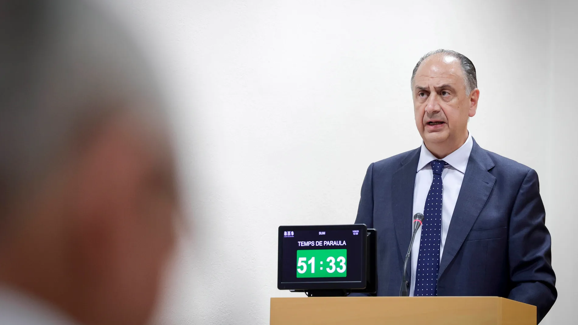El conseller de Emergencias e Interior, Juan Carlos Valderrama, comparece en la Diputación Permanente de Les Corts REMITIDA / HANDOUT por José Cuéllar/Corts Valencianes Fotografía remitida a medios de comunicación exclusivamente para ilustrar la noticia a la que hace referencia la imagen, y citando la procedencia de la imagen en la firma 01/09/2025