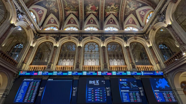La Bolsa española cierra plana sin la referencia de Wall Street