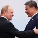 Conversaciones entre el presidente chino Xi Jinping y su homólogo ruso Vladímir Putin durante la cumbre de la Organización de Cooperación de Shanghái (OCS)