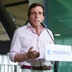 MADRID.-AM.- Almeida no quiere anticiparse sobre su futuro, pero insiste en que tiene "las mismas ganas de trabajar" que en 2019