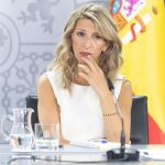 Yolanda Díaz defiende un pacto contra incendios con las CCAA y clama: "La prevención no puede estar en manos privadas"