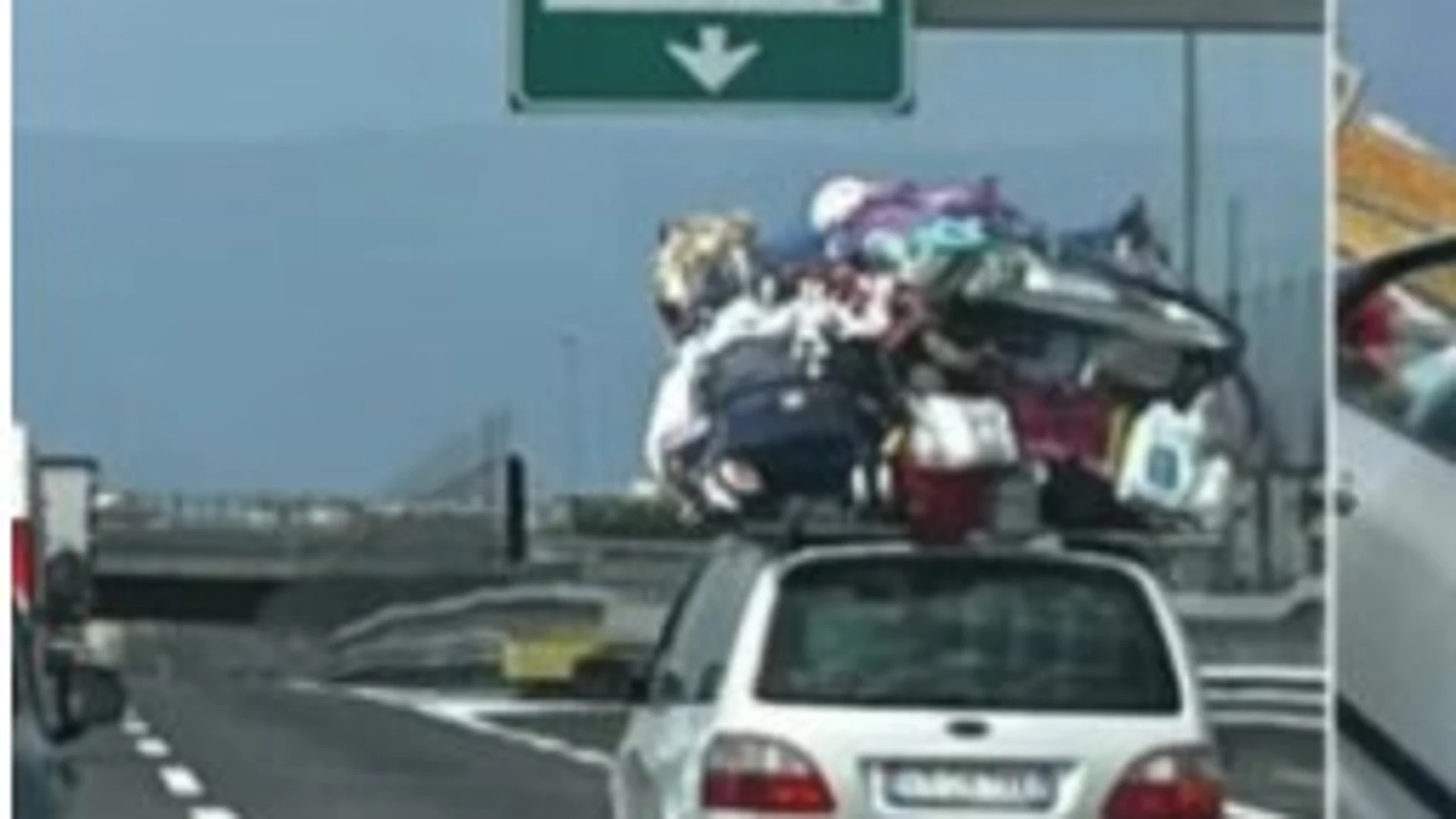El coche, camino de Génova