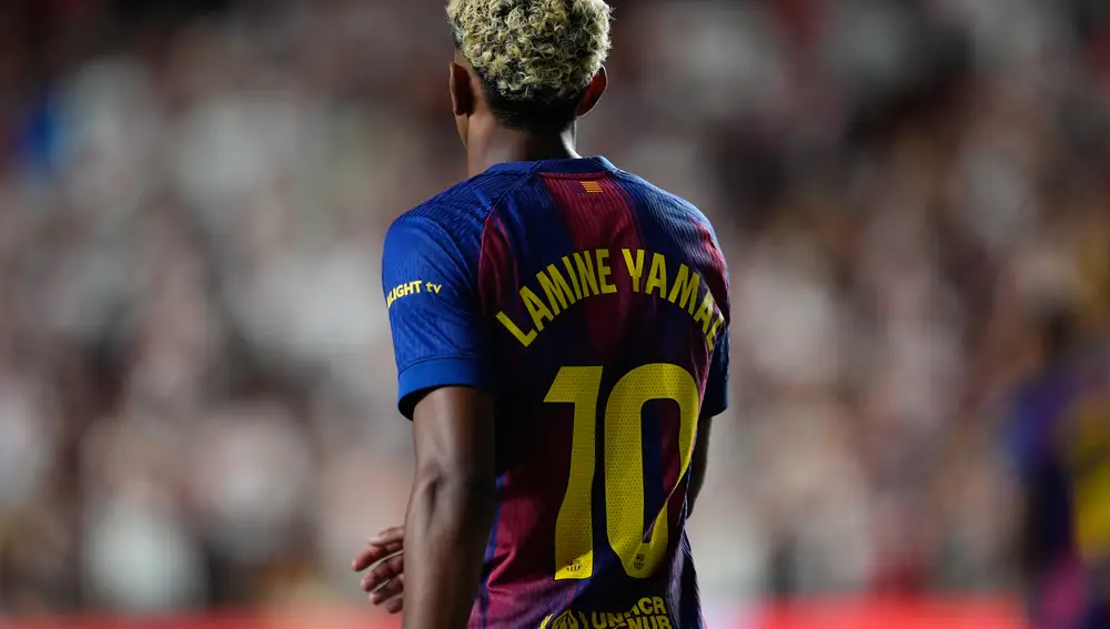 Rayo Vallecano v FC Barcelona - LaLiga EA Sports