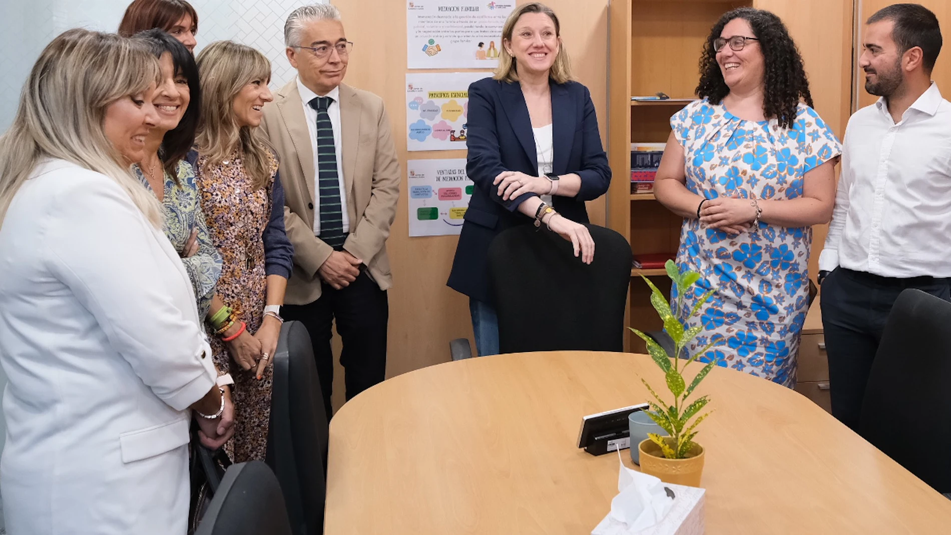 Isabel Blanco visita el espacio Mediacyl en Burgos